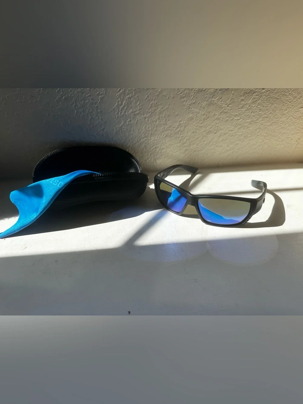 Costa Sunglasses Black w/ Blue Mirrored Lenses + Case – Retail $296